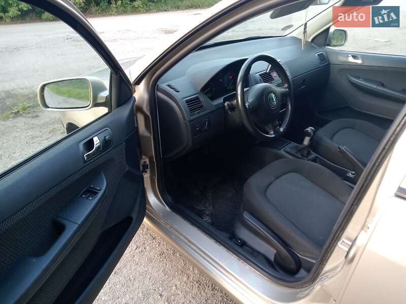 Седан Skoda Fabia 2005 в Тернополі