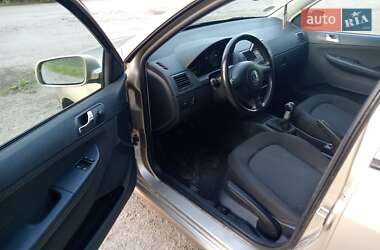 Седан Skoda Fabia 2005 в 