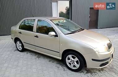 Седан Skoda Fabia 2005 в 