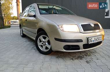 Седан Skoda Fabia 2005 в 