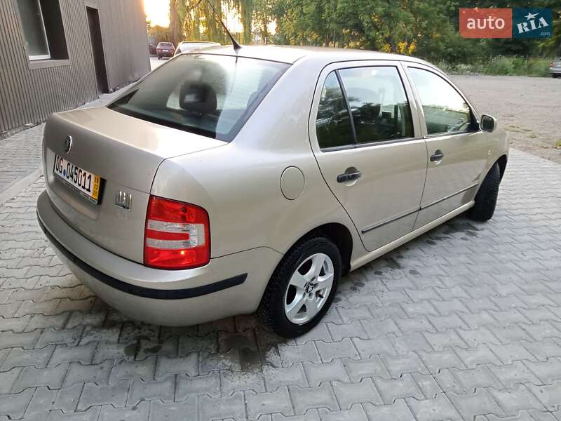 Седан Skoda Fabia 2005 в Тернополі