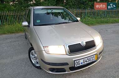 Седан Skoda Fabia 2005 в 