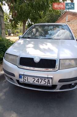 Седан Skoda Fabia 2004 в 