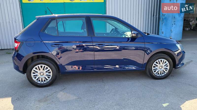 Хэтчбек Skoda Fabia 2017 в Киеве