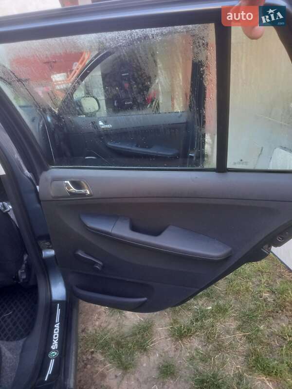 Универсал Skoda Fabia 2004 в Маневичах