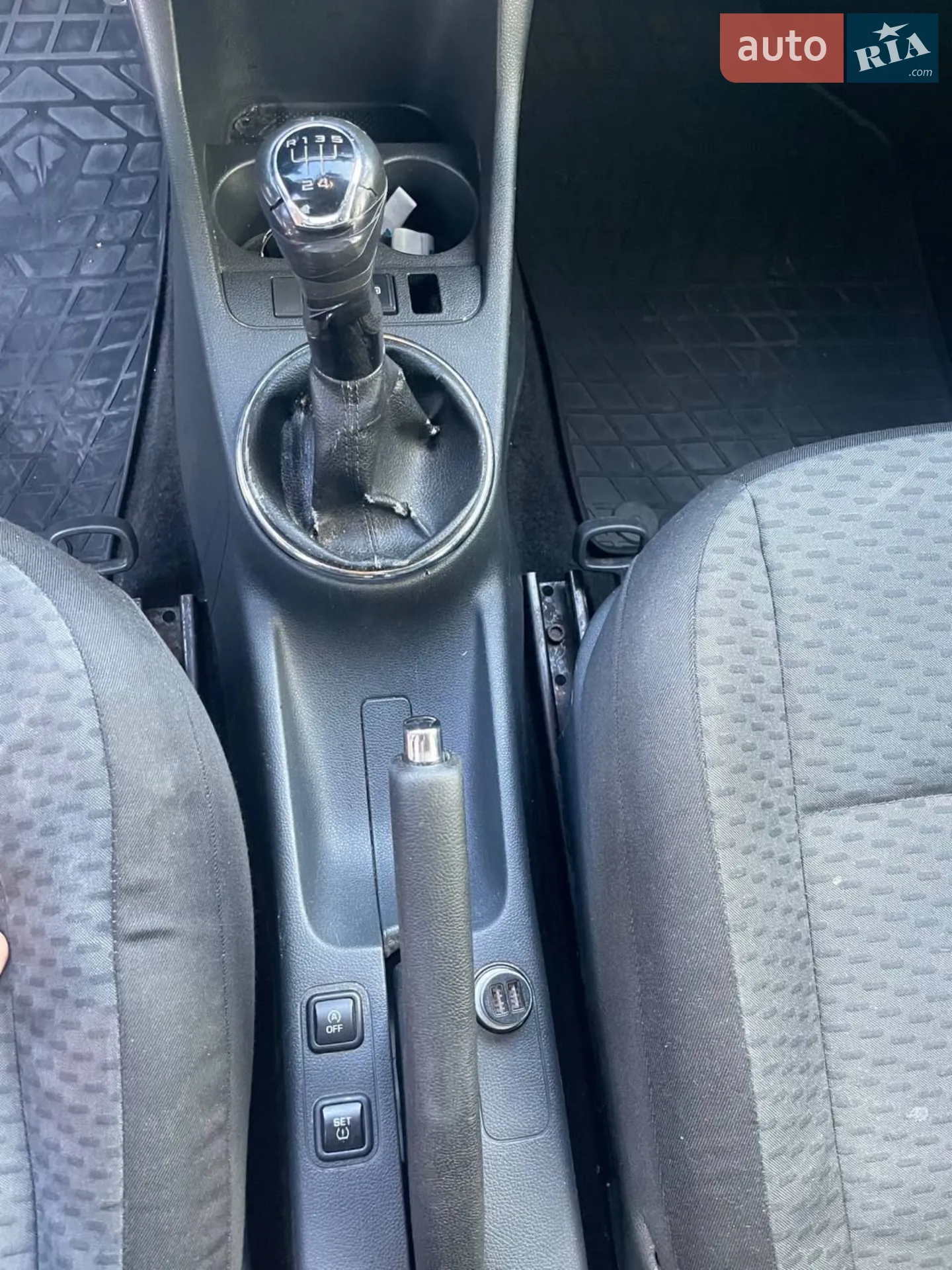 2010 Skoda Fabia - мініатюра 7