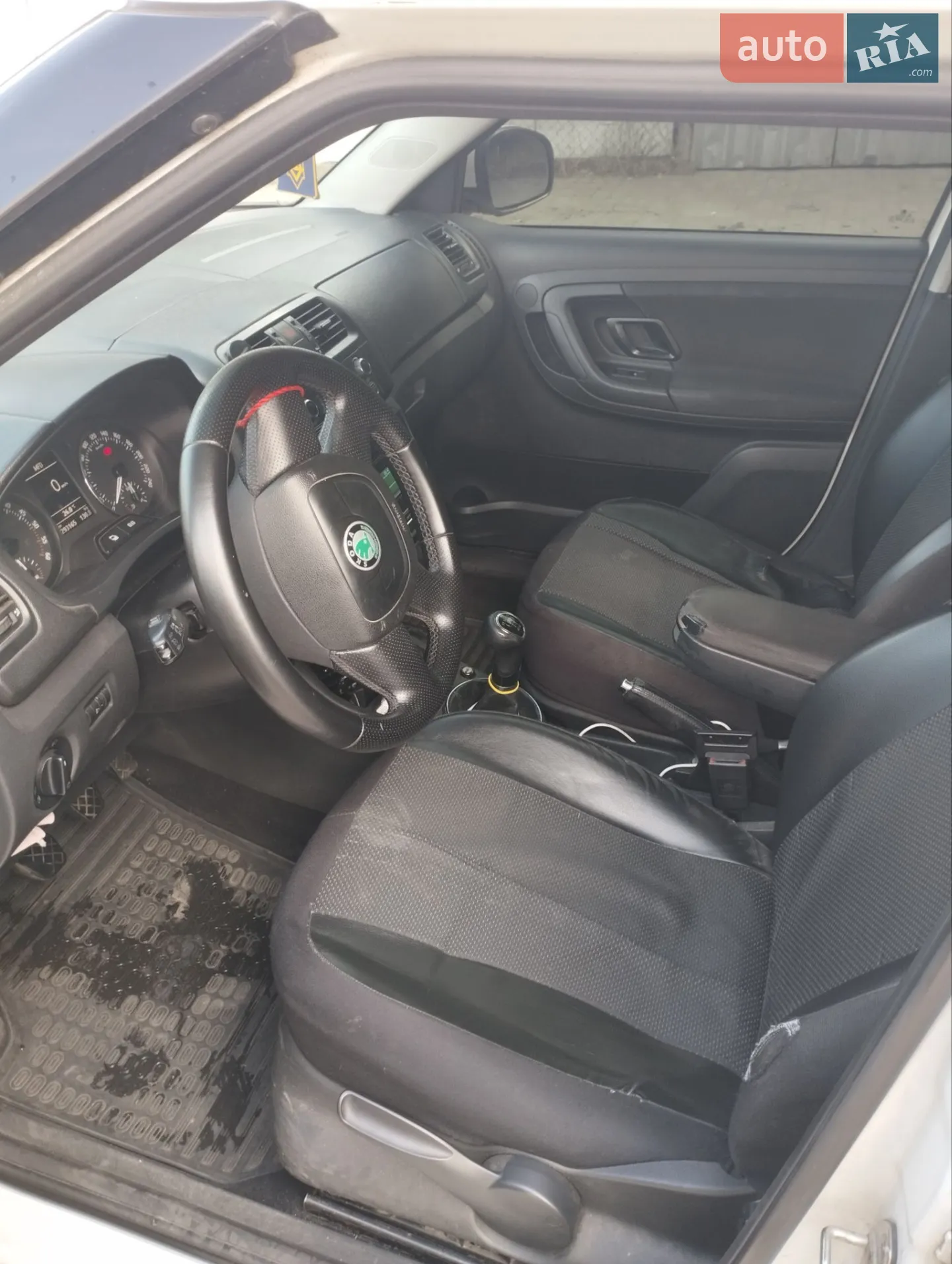 2010 Skoda Fabia - мініатюра 15