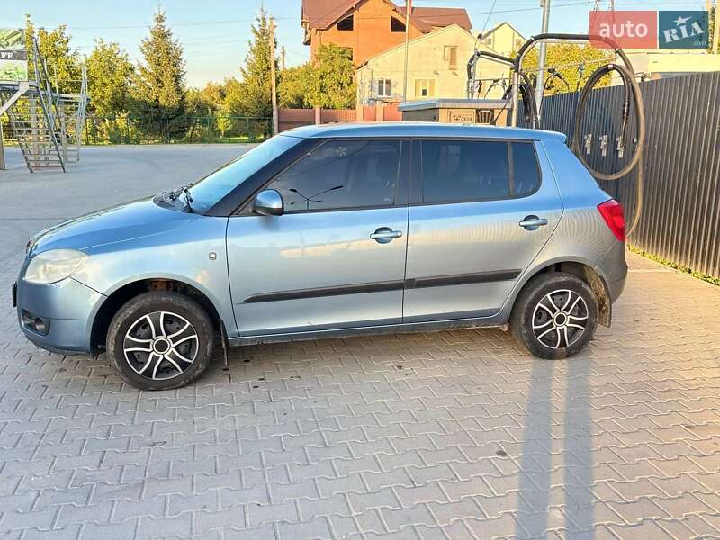 Хэтчбек Skoda Fabia 2007 в Львове