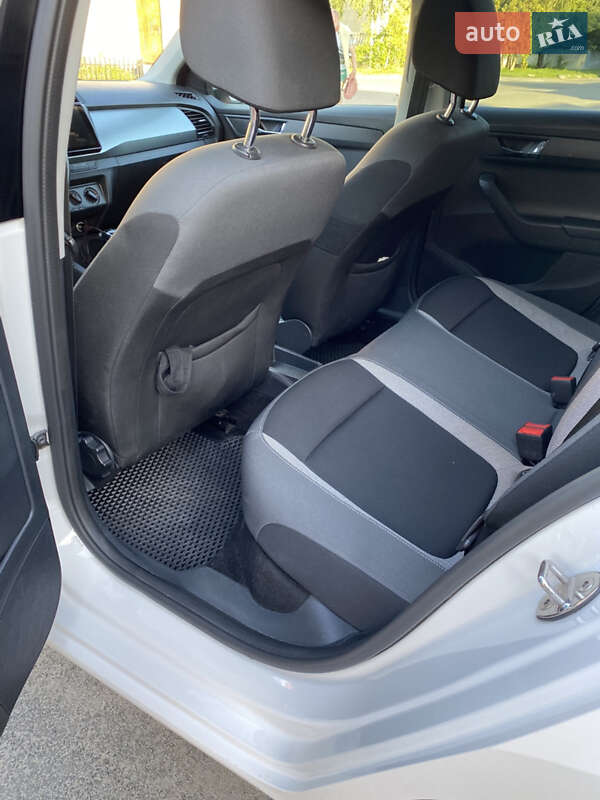 Хетчбек Skoda Fabia 2016 в Києві