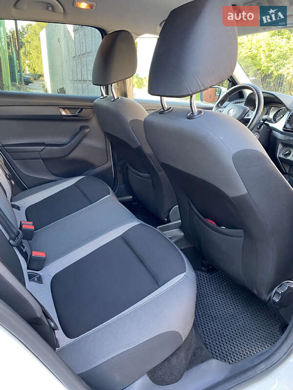 Хетчбек Skoda Fabia 2016 в Києві