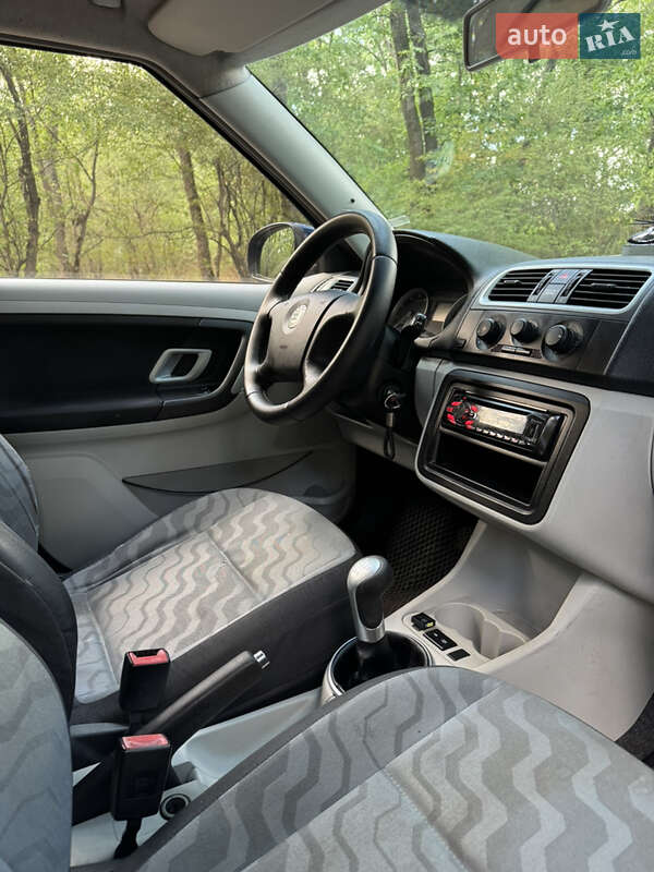Хэтчбек Skoda Fabia 2007 в Днепре