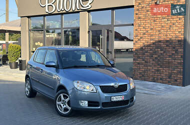 Хэтчбек Skoda Fabia 2009 в Луцке