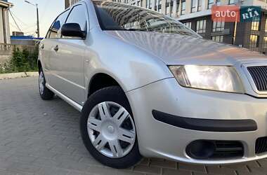 Хэтчбек Skoda Fabia 2006 в 