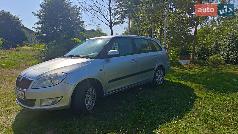 Універсал Skoda Fabia 2011 в Івано-Франківську