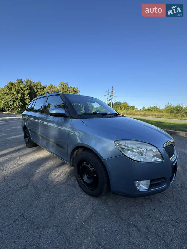 Универсал Skoda Fabia 2009 в Луцке