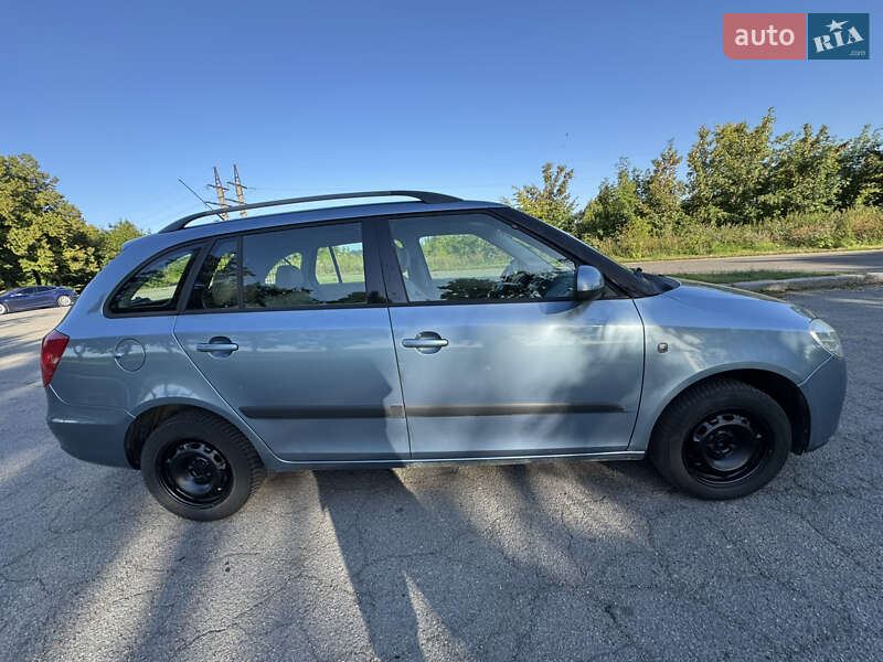 Универсал Skoda Fabia 2009 в Луцке