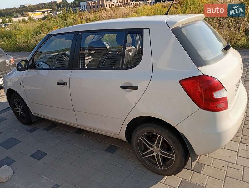 Хэтчбек Skoda Fabia 2011 в Ровно фото 38 Хэтчбек Skoda Fabia 2011 в Ровно