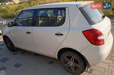 Хэтчбек Skoda Fabia 2011 в 