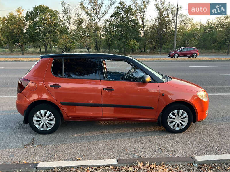 Хэтчбек Skoda Fabia 2007 в Запорожье