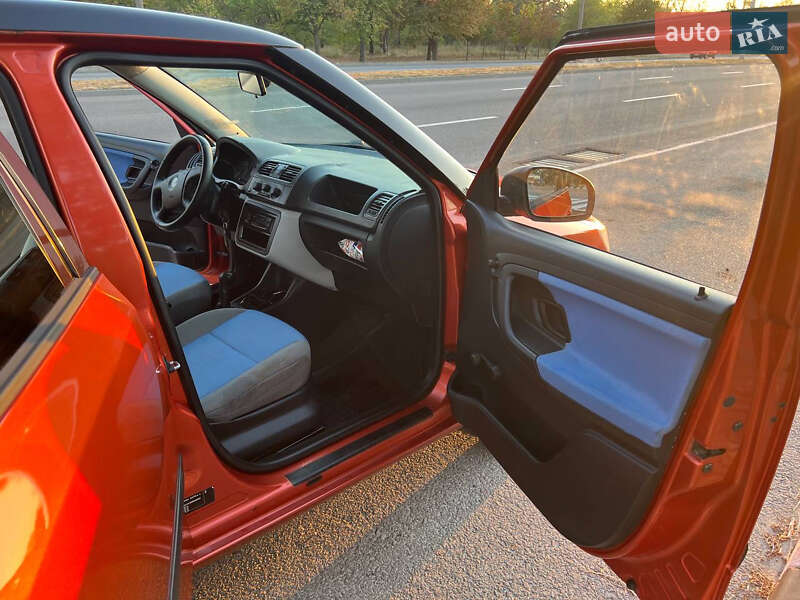 Хэтчбек Skoda Fabia 2007 в Запорожье