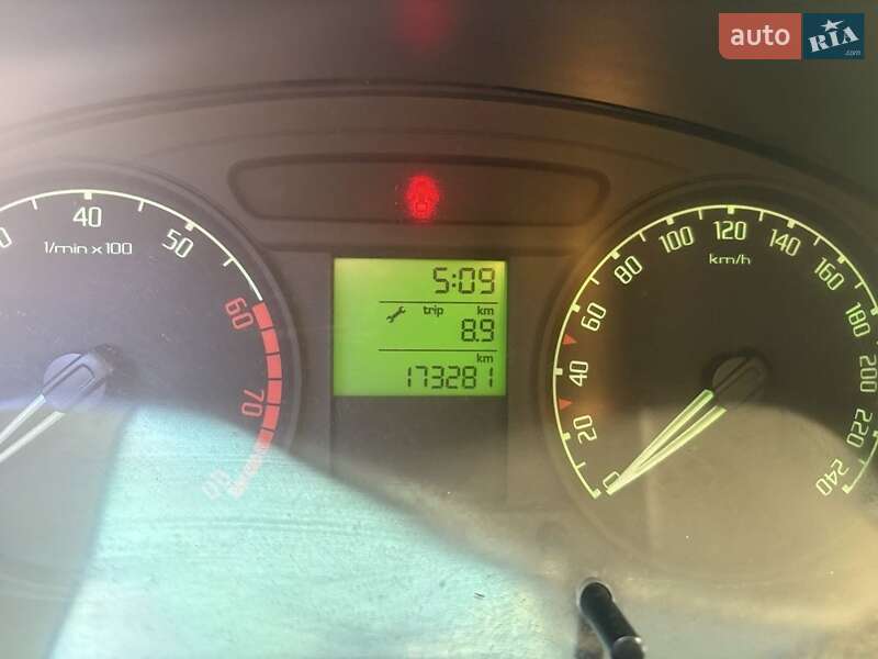 Хэтчбек Skoda Fabia 2008 в Монастырище фото 5 Хэтчбек Skoda Fabia 2008 в Монастырище