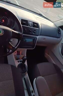 Хэтчбек Skoda Fabia 2010 в 
