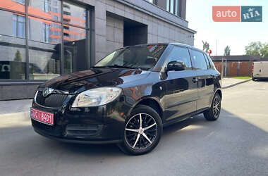 Хетчбек Skoda Fabia 2008 в Києві