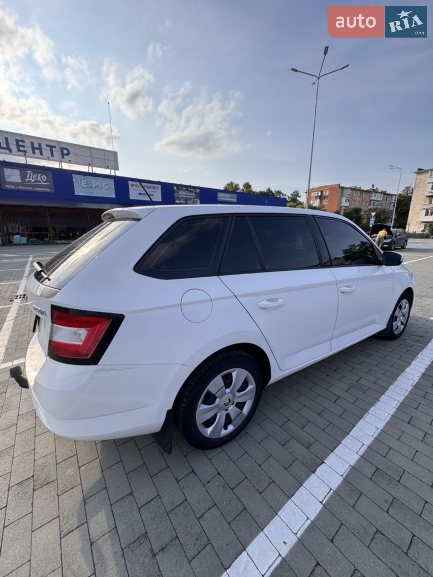 2016 Skoda Fabia - мініатюра 3