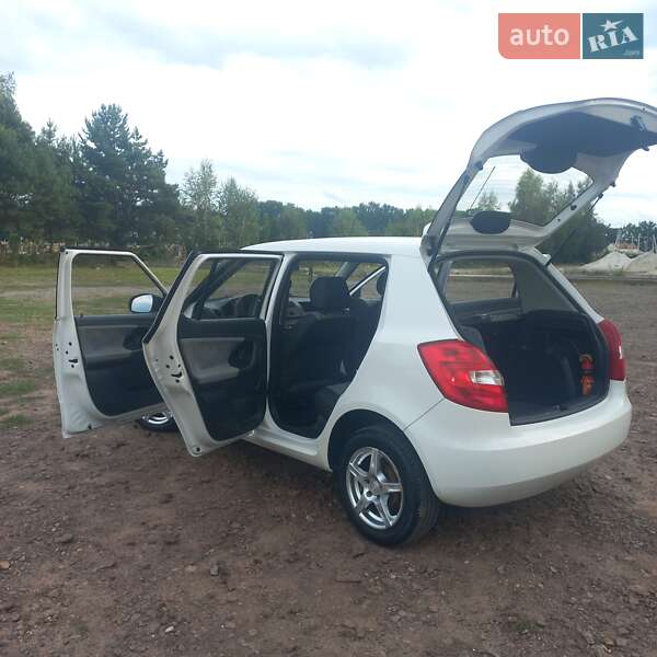 Хетчбек Skoda Fabia 2009 в Львові фото 16 Хетчбек Skoda Fabia 2009 в Львові