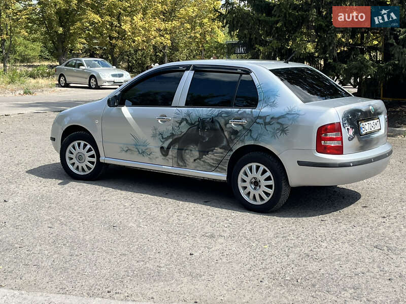 Седан Skoda Fabia 2001 в Кривом Роге