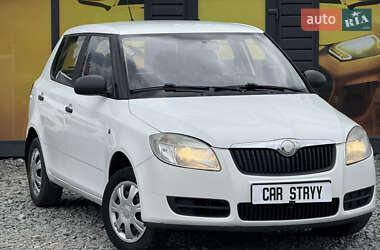 Хэтчбек Skoda Fabia 2009 в 