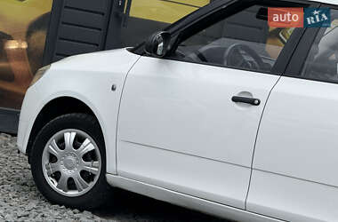 Хэтчбек Skoda Fabia 2009 в 