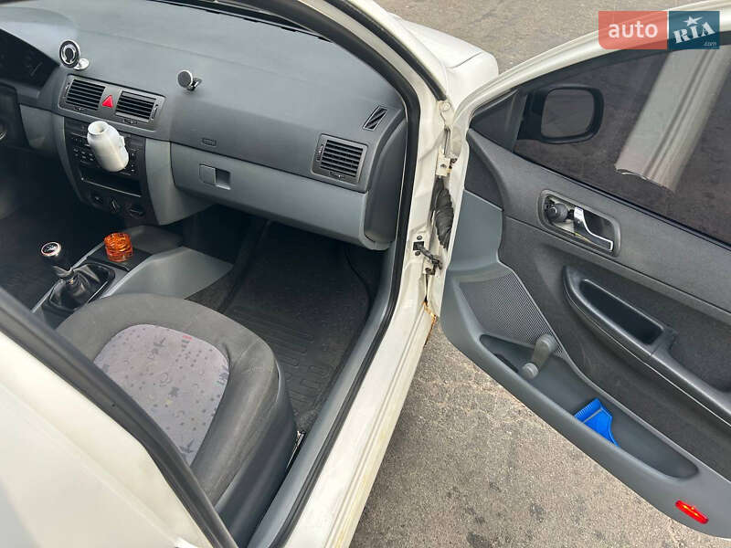 Универсал Skoda Fabia 2003 в Киеве