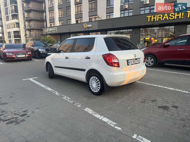 Хэтчбек Skoda Fabia 2011 в Киеве