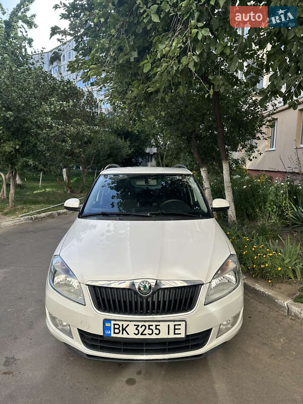 Универсал Skoda Fabia 2012 в Ровно