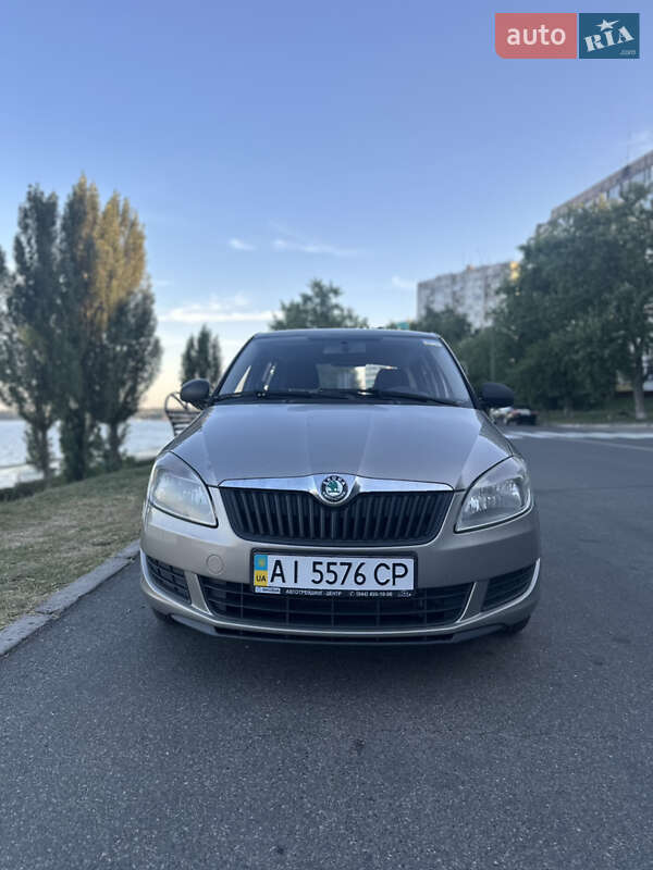 Хэтчбек Skoda Fabia 2011 в Киеве