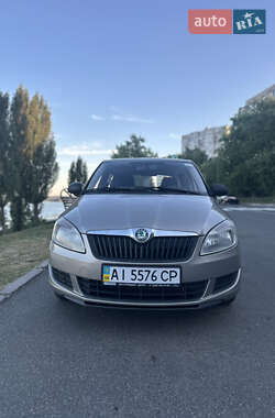 Хэтчбек Skoda Fabia 2011 в 