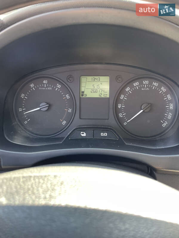 Хетчбек Skoda Fabia 2011 в Києві