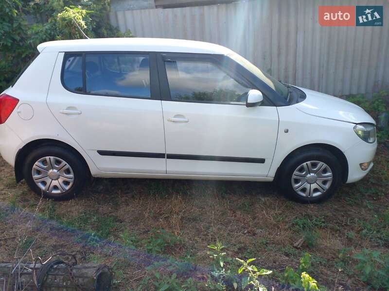 Хэтчбек Skoda Fabia 2011 в Краматорске фото 3 Хэтчбек Skoda Fabia 2011 в Краматорске