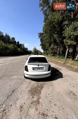 Хэтчбек Skoda Fabia 2002 в 
