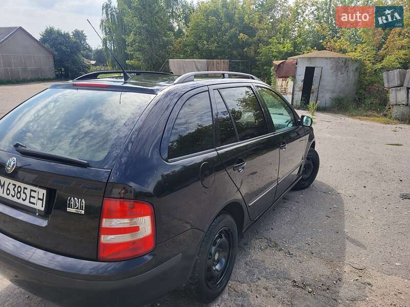 Универсал Skoda Fabia 2004 в Глухове