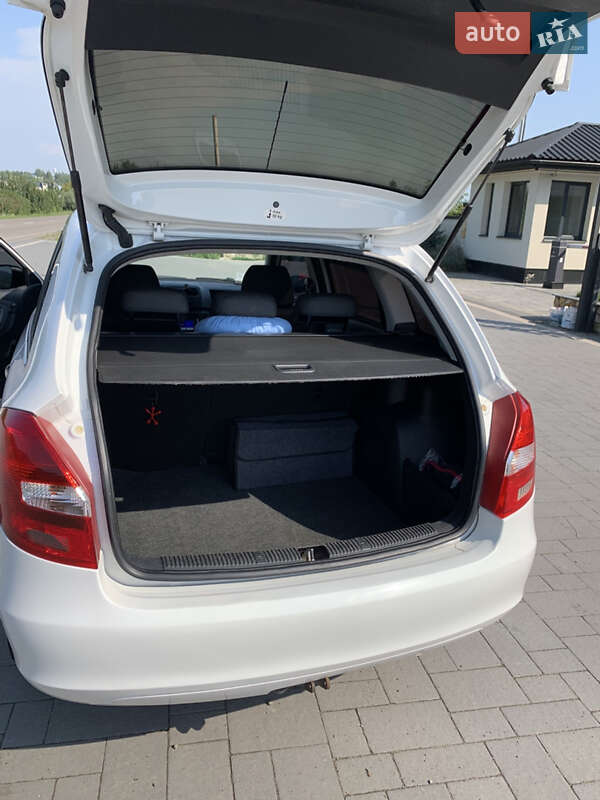 Универсал Skoda Fabia 2010 в Хусте