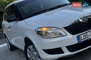 Хэтчбек Skoda Fabia 2011 в 