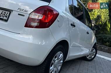 Хэтчбек Skoda Fabia 2011 в 