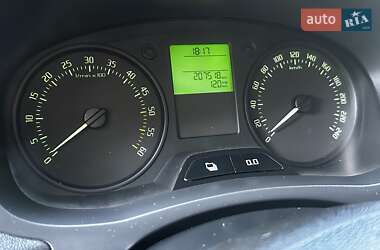 Хэтчбек Skoda Fabia 2011 в 