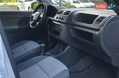Хэтчбек Skoda Fabia 2011 в 