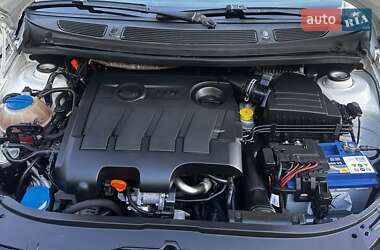 Хэтчбек Skoda Fabia 2011 в 