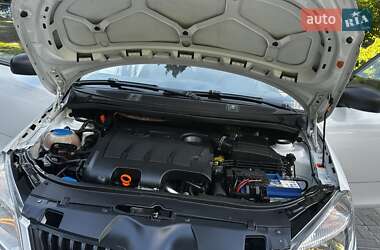 Хэтчбек Skoda Fabia 2011 в 