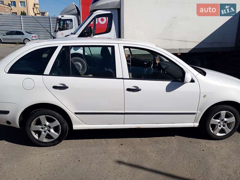 Універсал Skoda Fabia 2008 в Києві