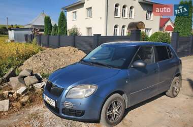 Хэтчбек Skoda Fabia 2008 в Черновцах